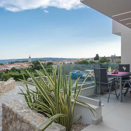 Luxury Beachfront Krk With Terrace Apartamento *