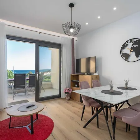 Apartamento Luxury Beachfront Krk With Terrace