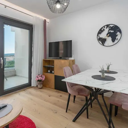Apartamento Luxury Beachfront Krk With Terrace Krk Town